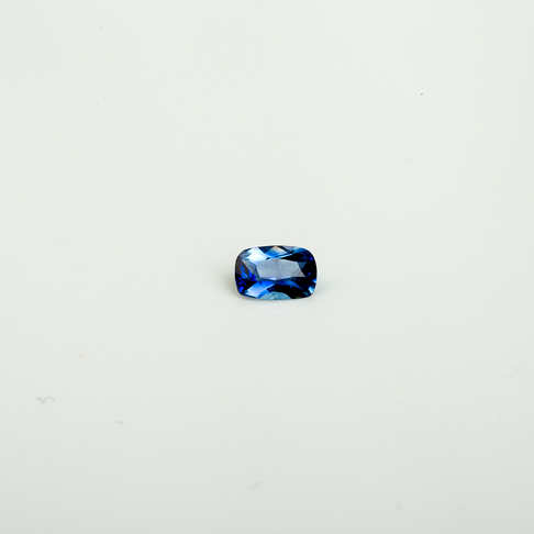 蓝色蓝宝石刻面戒面--蓝宝石-A25M417K06002